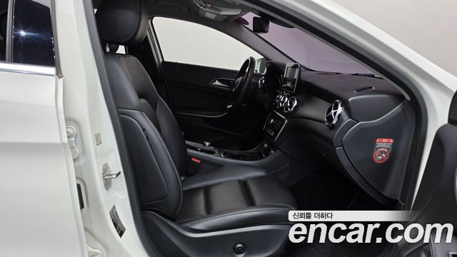 Mercedes-Benz GLA-Class 2019 — photo 16