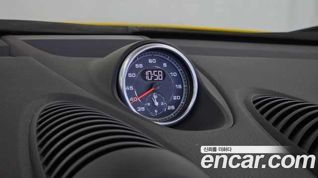 Porsche 718 2019 — photo 24