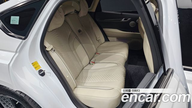 Genesis G80 2023 — photo 17