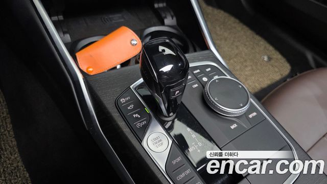 BMW 3-Series 2019 — photo 12