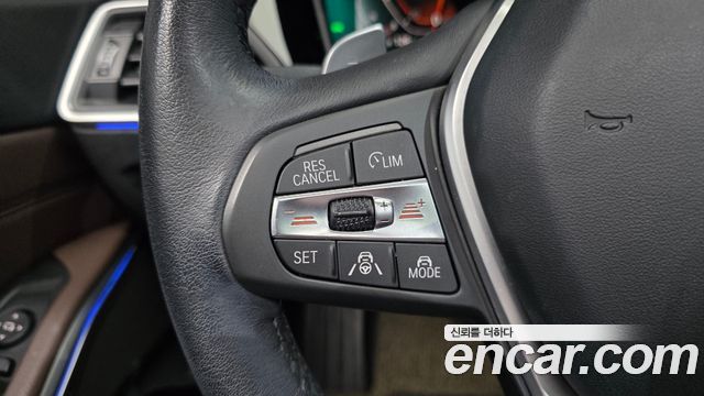 BMW 3-Series 2019 — photo 23