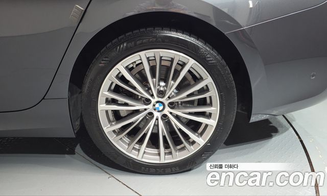 BMW 3-Series 2019 — photo 7
