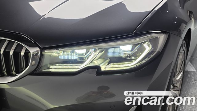 BMW 3-Series 2019 — photo 8