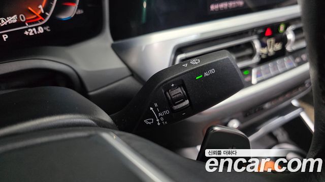 BMW 3-Series 2019 — photo 27