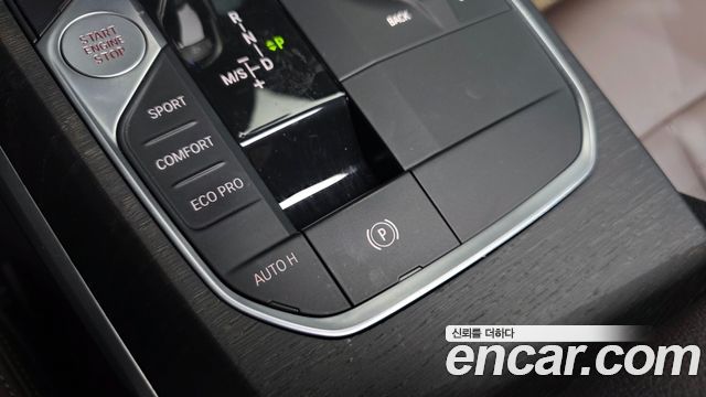 BMW 3-Series 2019 — photo 30