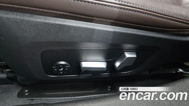 BMW 3-Series 2019 — photo 31