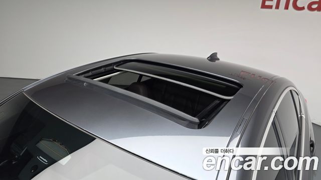 BMW 3-Series 2019 — photo 36
