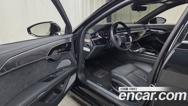 Audi A8 2023 — photo 13