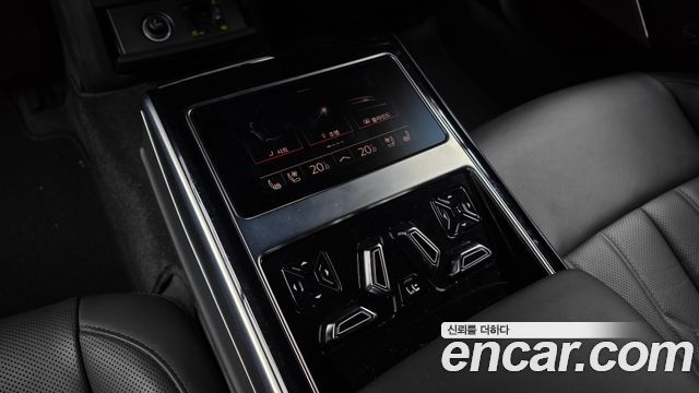 Audi A8 2023 — photo 23