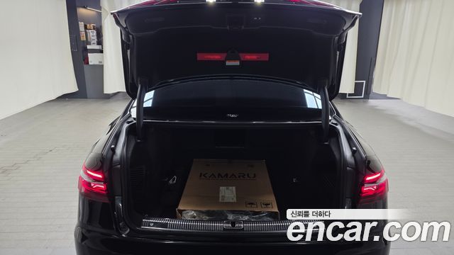 Audi A8 2023 — photo 26
