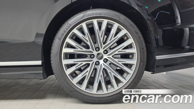 Audi A8 2023 — photo 7