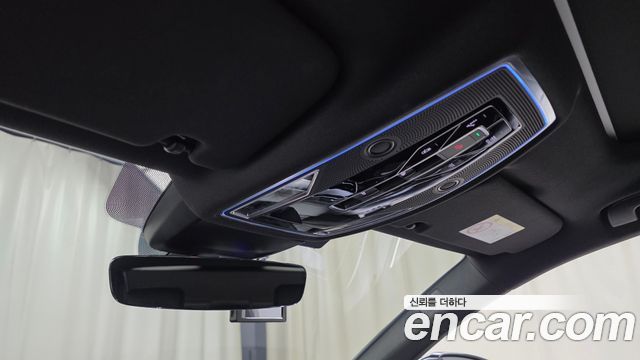 Audi A8 2023 — photo 28