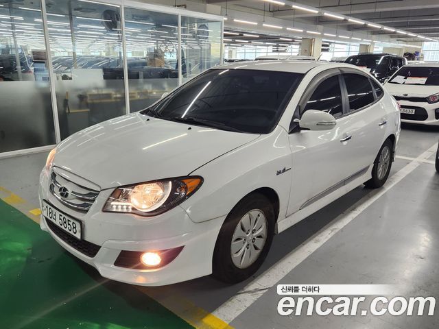 Hyundai AVANTE 2010 — photo 1