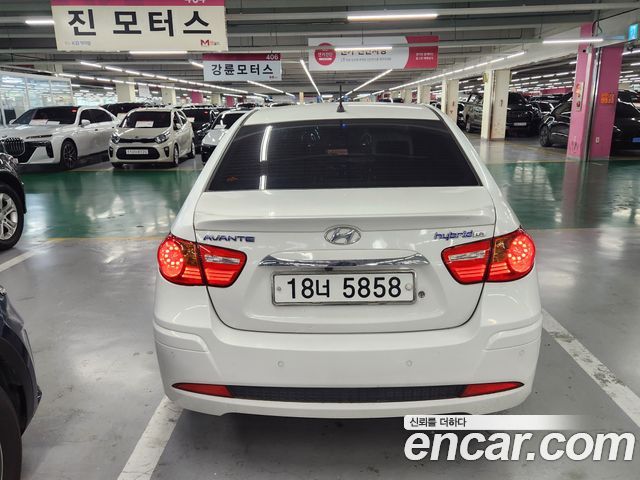 Hyundai AVANTE 2010 — photo 4