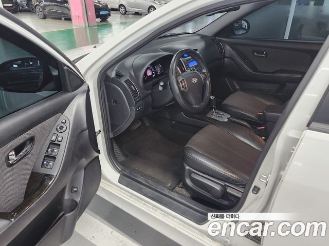 Hyundai AVANTE 2010 — photo 7