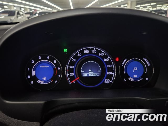 Hyundai AVANTE 2010 — photo 9