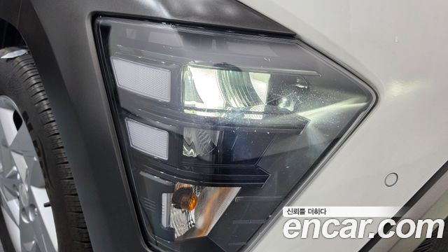 Hyundai Kona 2023 — photo 8