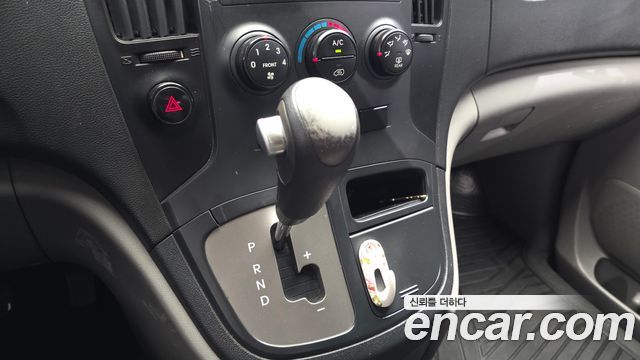 Hyundai Starex 2011 — photo 9