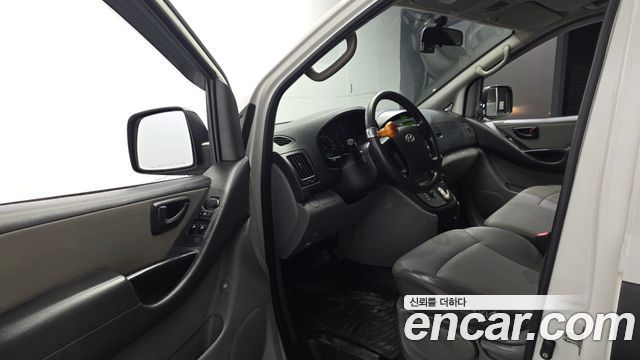 Hyundai Starex 2011 — photo 10