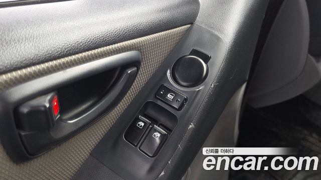 Hyundai Starex 2011 — photo 17