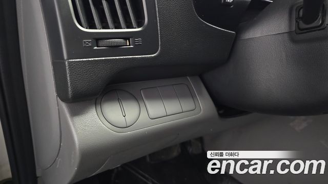 Hyundai Starex 2011 — photo 19
