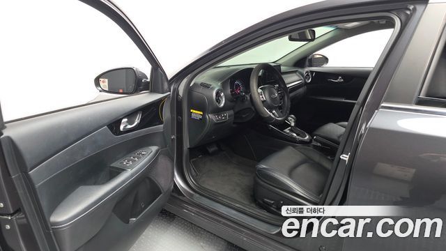 Kia K3 2021 — photo 13