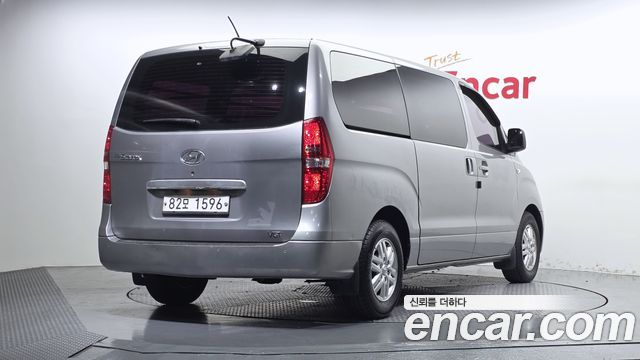 Hyundai Starex 2017 — photo 2