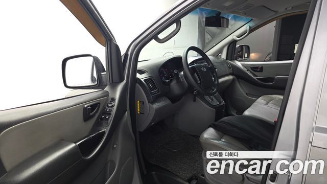 Hyundai Starex 2017 — photo 10