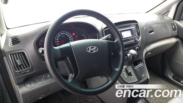 Hyundai Starex 2017 — photo 13