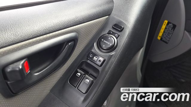 Hyundai Starex 2017 — photo 18