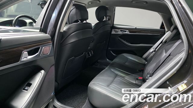 Genesis G80 2019 — photo 18