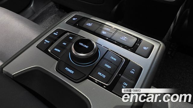 Genesis G80 2019 — photo 25