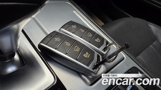 Genesis G80 2019 — photo 33