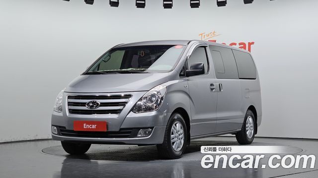Hyundai Starex 2017 — photo 1