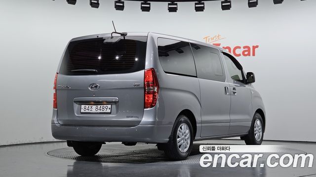 Hyundai Starex 2017 — photo 2