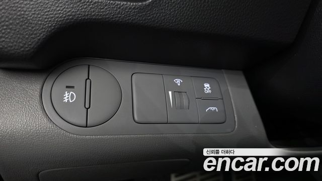 Hyundai Starex 2017 — photo 13
