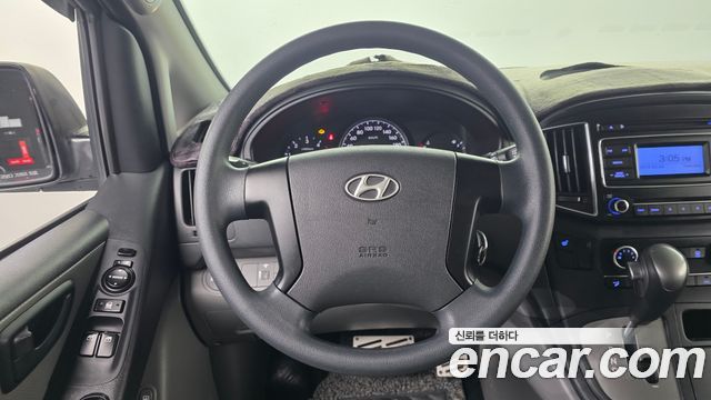Hyundai Starex 2017 — photo 14