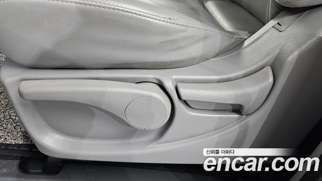 Hyundai Starex 2017 — photo 18