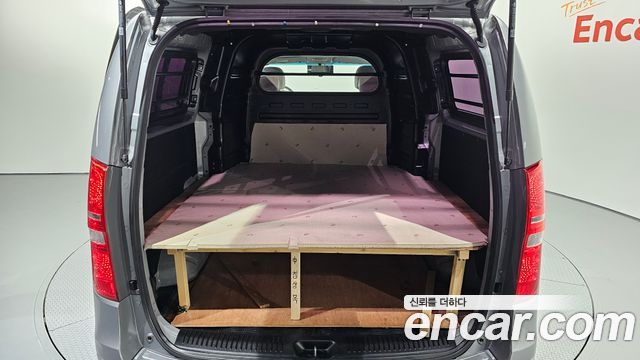 Hyundai Starex 2017 — photo 20