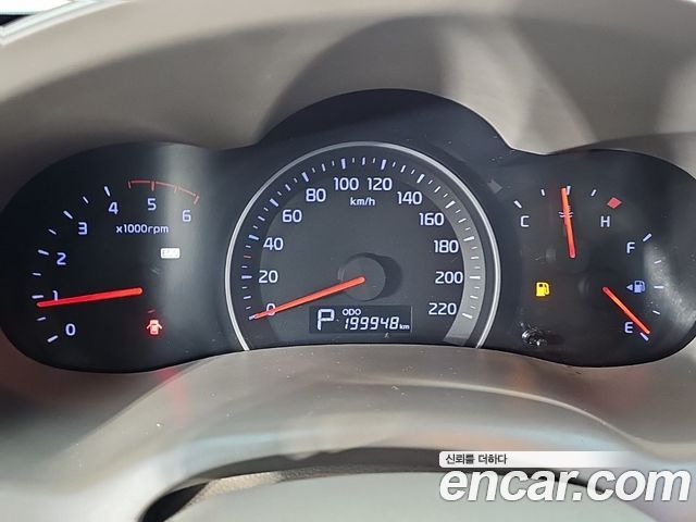 Kia Canival 2012 — photo 7