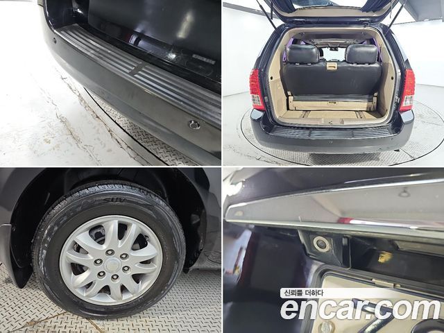 Kia Canival 2012 — photo 18