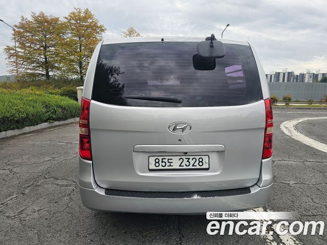 Hyundai Starex 2010 — photo 3