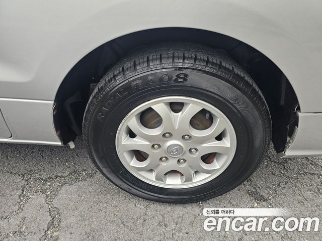 Hyundai Starex 2010 — photo 9