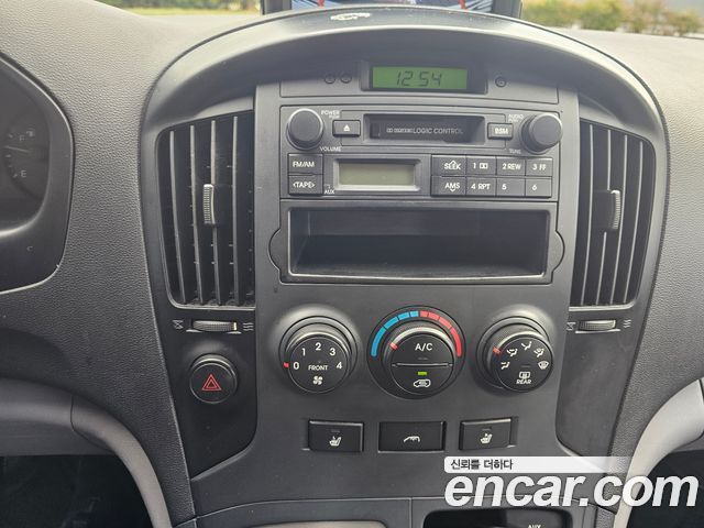 Hyundai Starex 2010 — photo 17