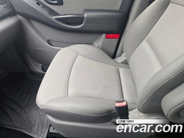 Hyundai Starex 2010 — photo 18
