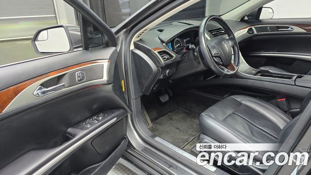 Lincoln MKZ 2016 — photo 10