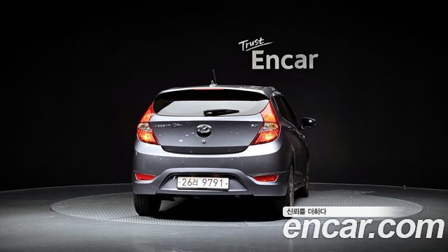 Hyundai Accent 2015 — photo 4