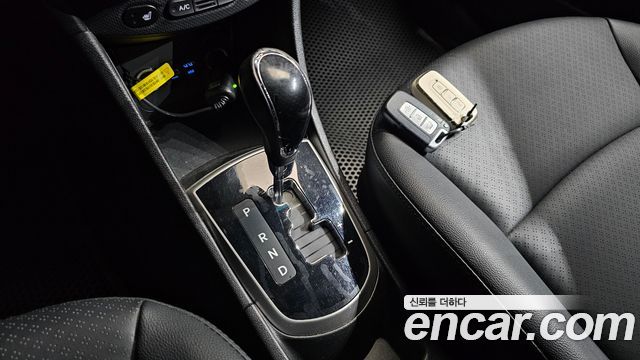 Hyundai Accent 2015 — photo 12