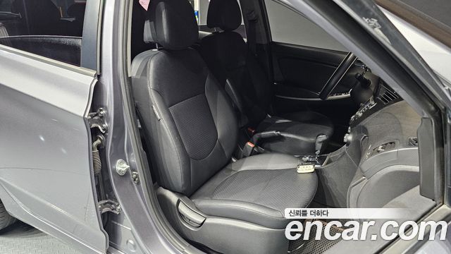 Hyundai Accent 2015 — photo 18