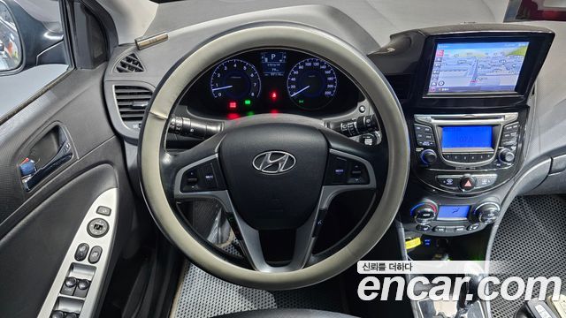 Hyundai Accent 2015 — photo 19
